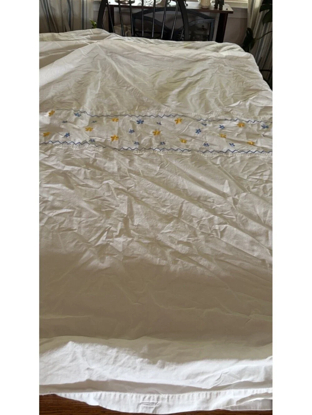 Divatex Twin White Cotton Duvet Embroidered Blue Yellow Flowers Button Close